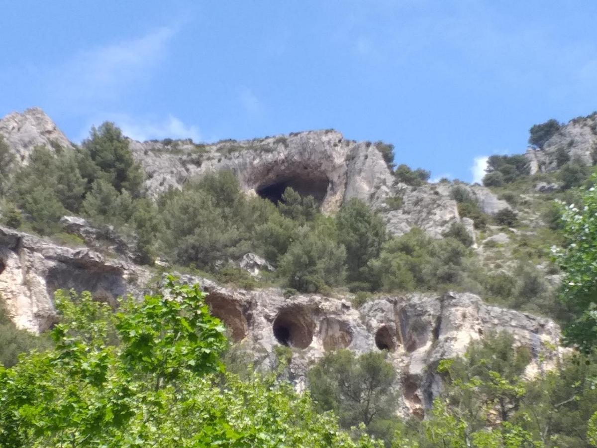 Maison Au Coeur De Fontaine De Vaucluse, Nichee Sur Le Rocher Et Surplombant La Sorgue Exterior foto