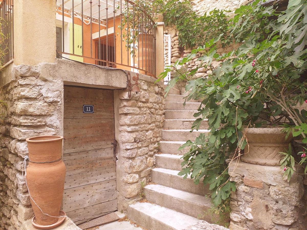 Maison Au Coeur De Fontaine De Vaucluse, Nichee Sur Le Rocher Et Surplombant La Sorgue Exterior foto